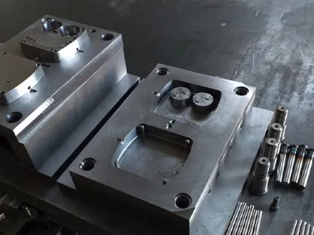 کارگاه تزریق پلاستیک در تهرلن