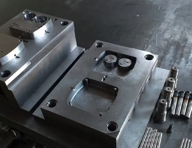 کارگاه تزریق پلاستیک در تهرلن