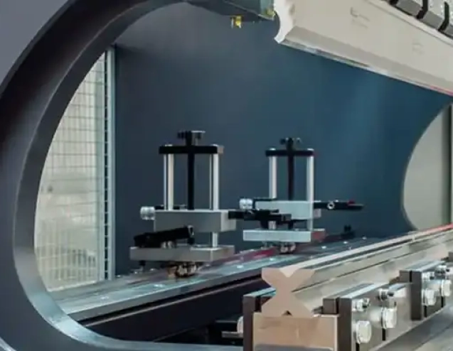 نمونه CNC صنعت پرسکاری در متحدان کوشا