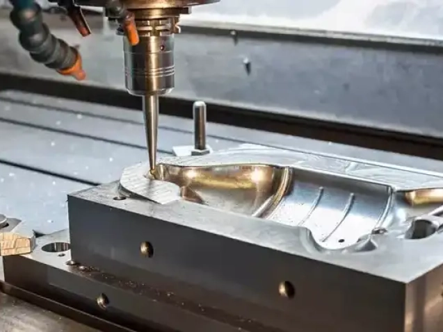 فرآیند قالبسازی فلزی و انتخاب مواد خام باکیفیت در کارخانه متحدان کوشا